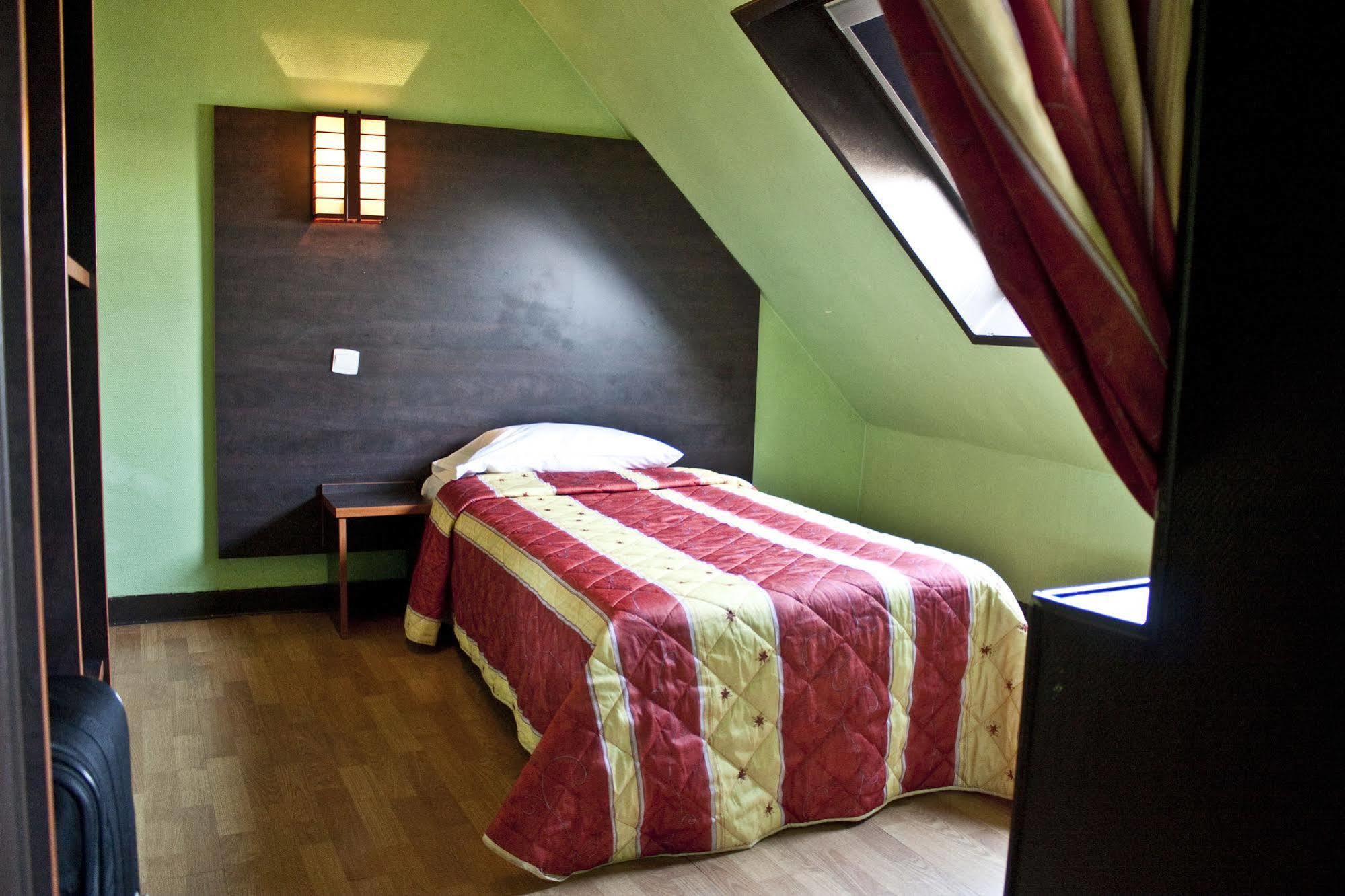 Hotel Cambrai Париж Екстериор снимка