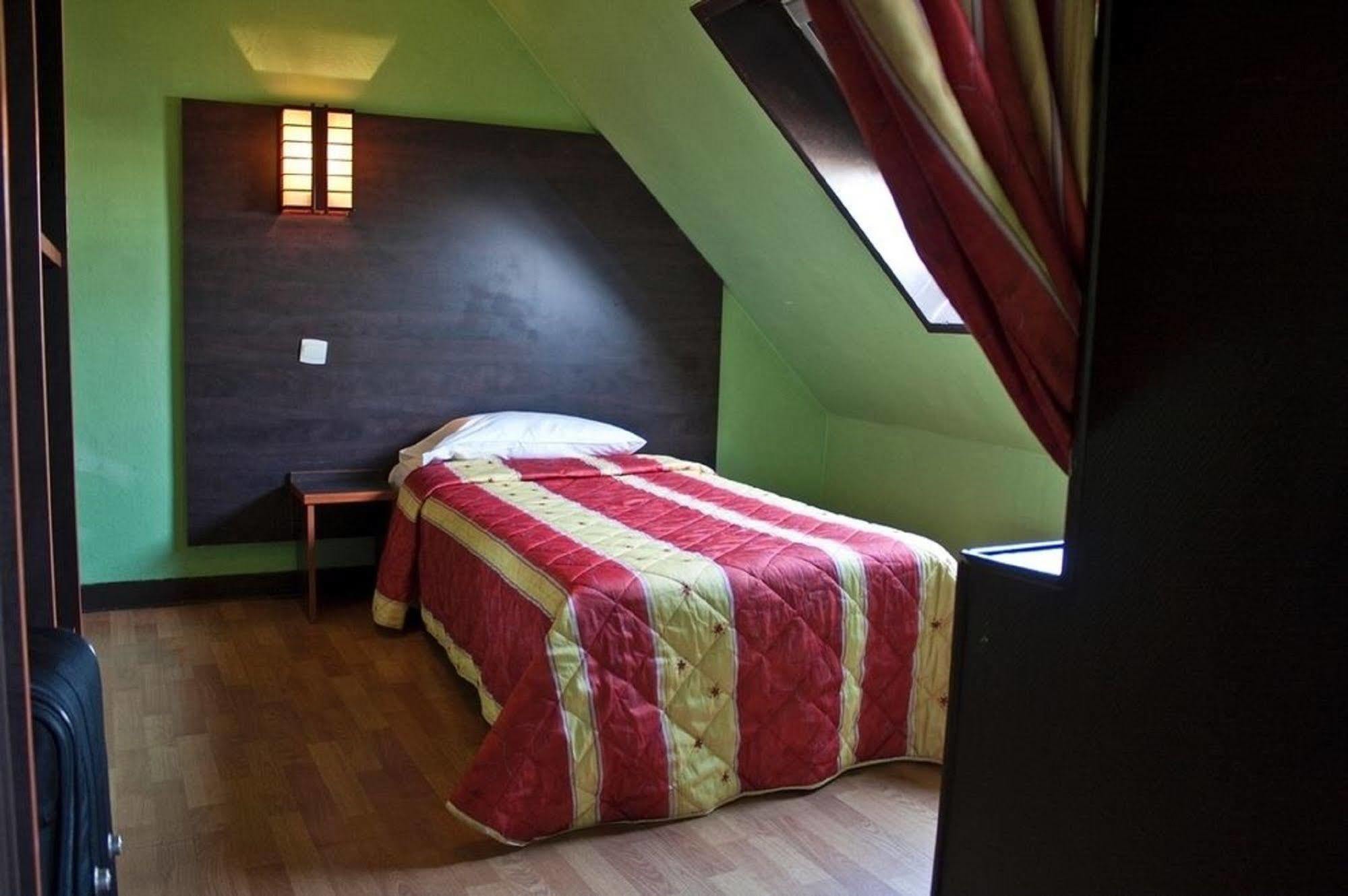 Hotel Cambrai Париж Екстериор снимка