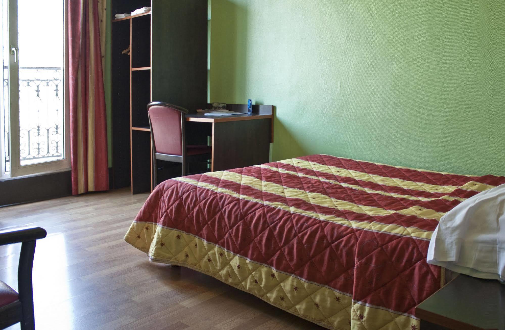 Hotel Cambrai Париж Екстериор снимка